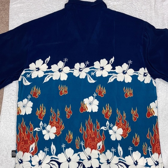 Uluwatu xxl hibiscus flames Hawaiian button down - Picture 7 of 8